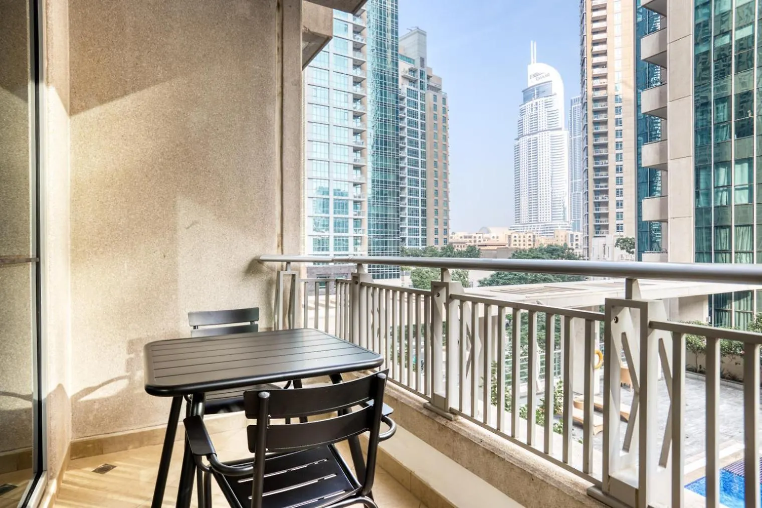 Blueground Boulevard Central Pool Gym Dxb-1179 Apartment Dubai